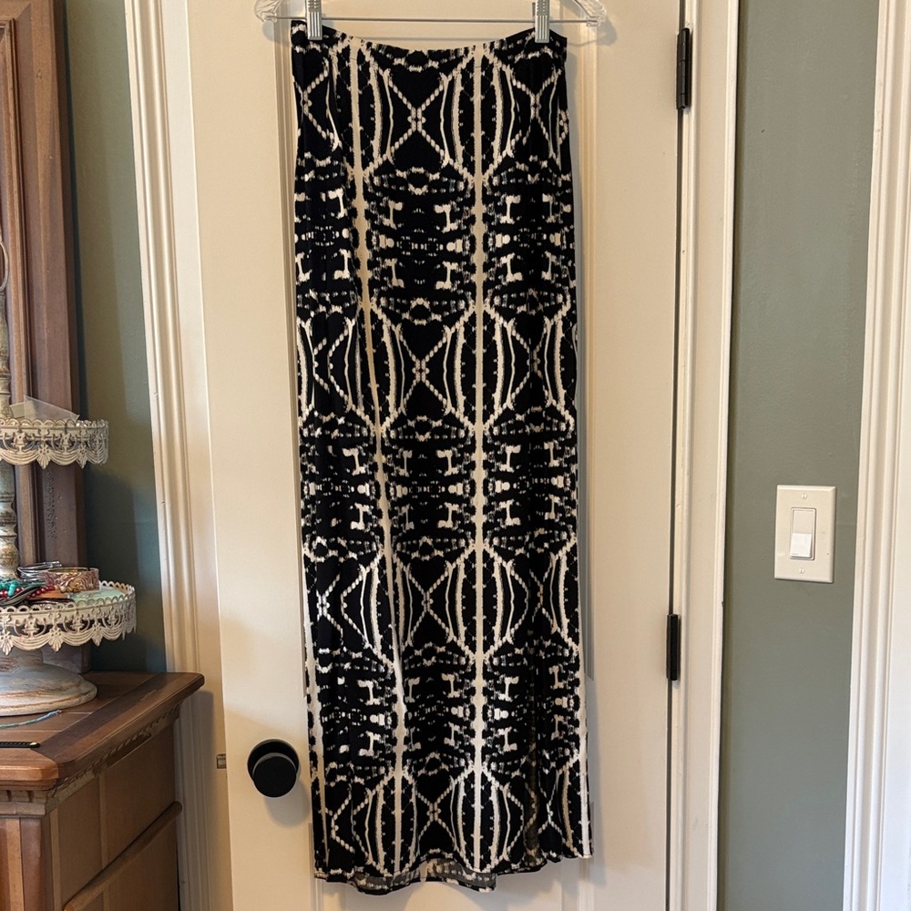 Express Black and White Geometric Pencil Skirt
